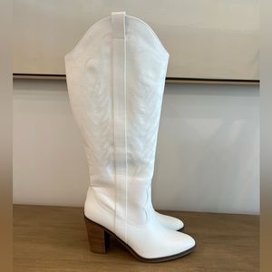 Wide calf knee high western boots. Size 11.